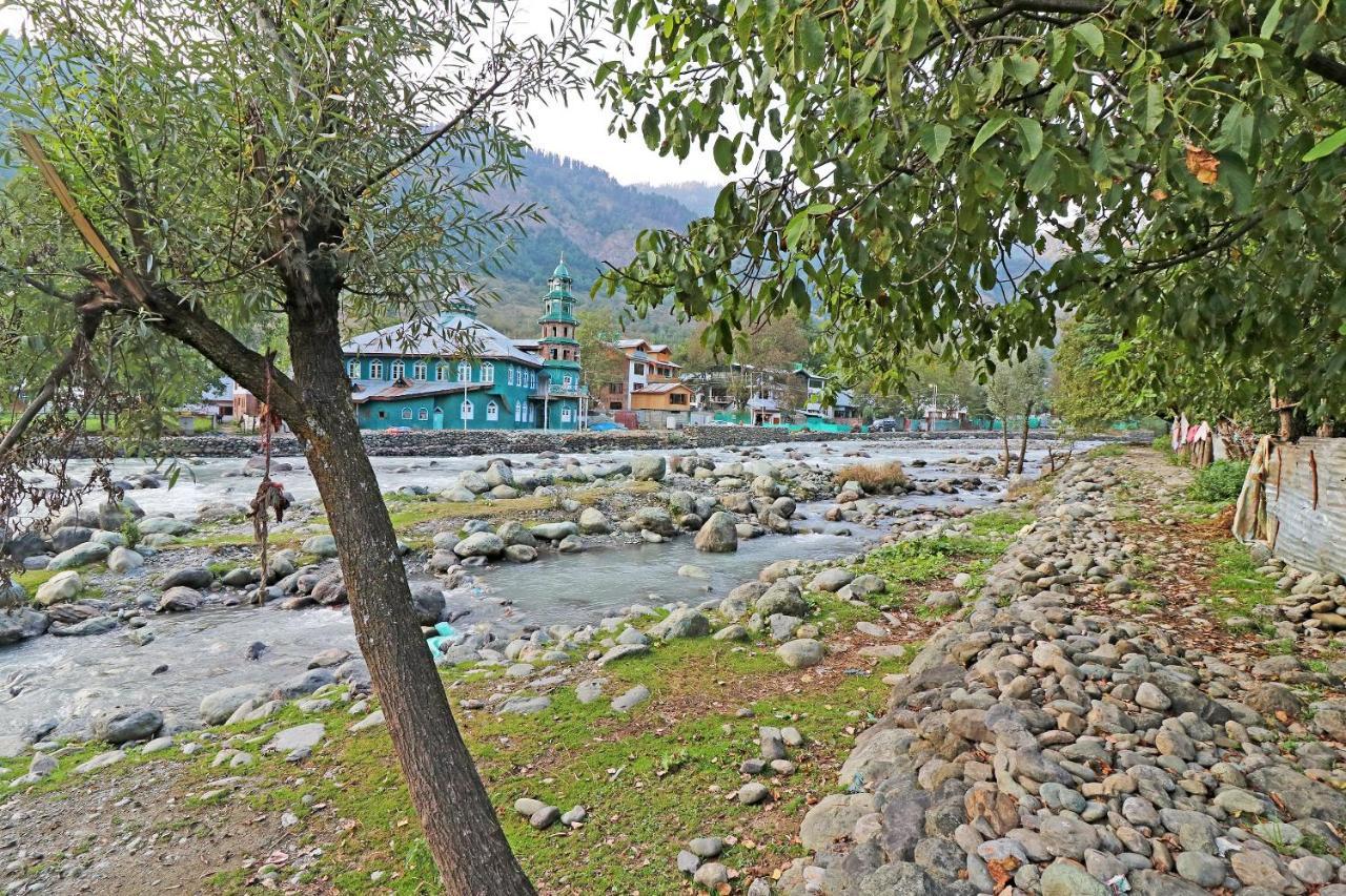Oyo 18416 Hotel Park Palace Pahalgam Exterior photo