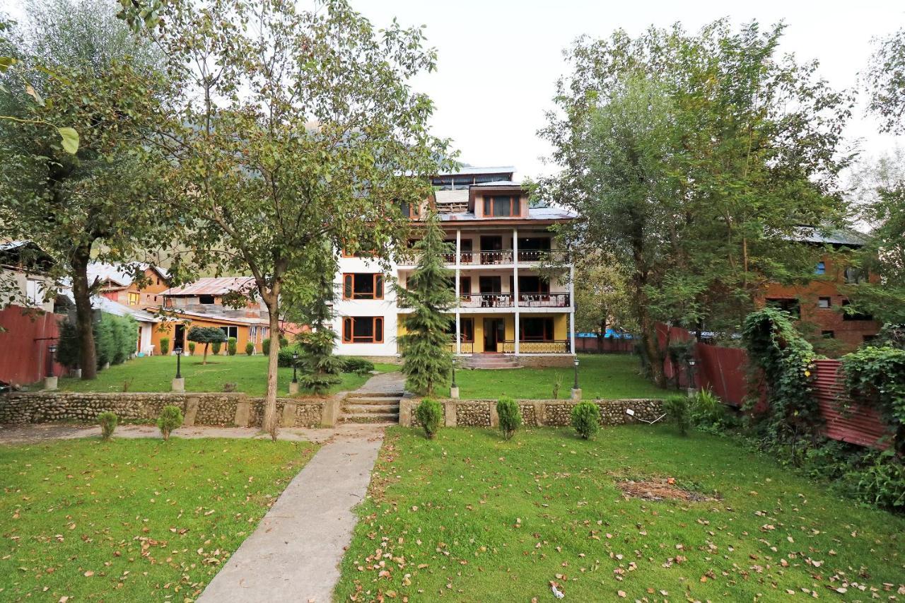 Oyo 18416 Hotel Park Palace Pahalgam Exterior photo